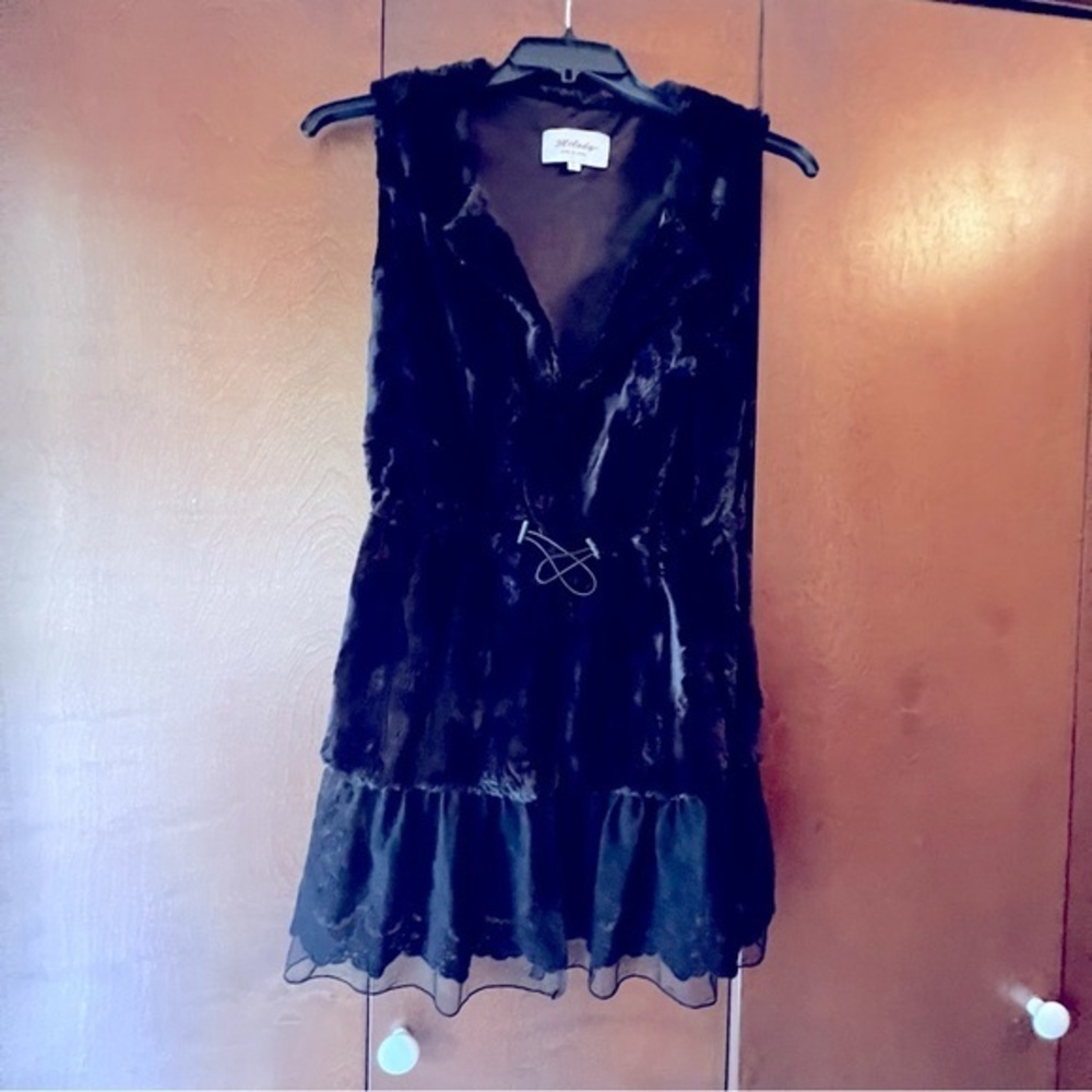 Melody Faux Fur and Lace Black Vest. EUC Like New! Sz Large Draw Cord Waist